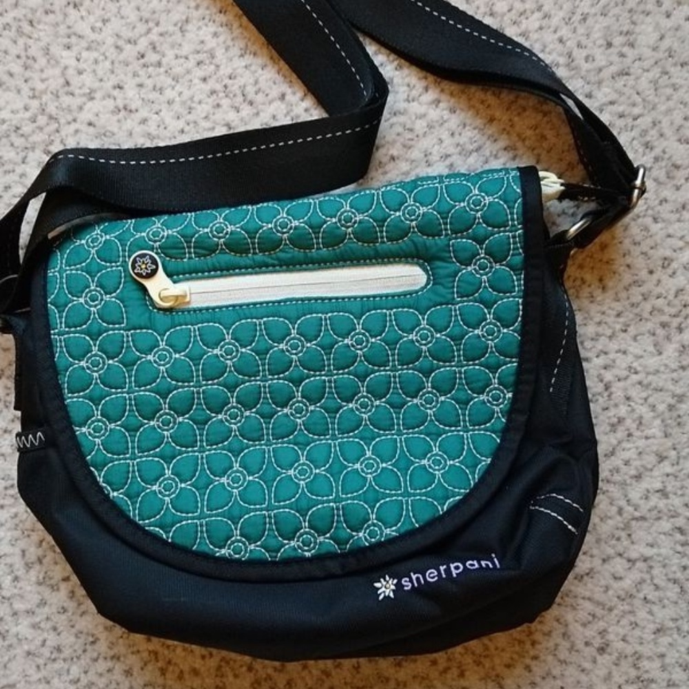 Sherpani teal embroidered cross-body purse